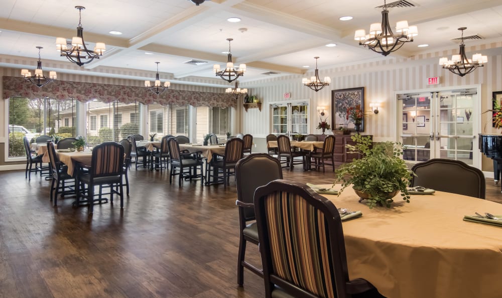 Dining hall at Edgemont Place in Blaine, Minnesota
