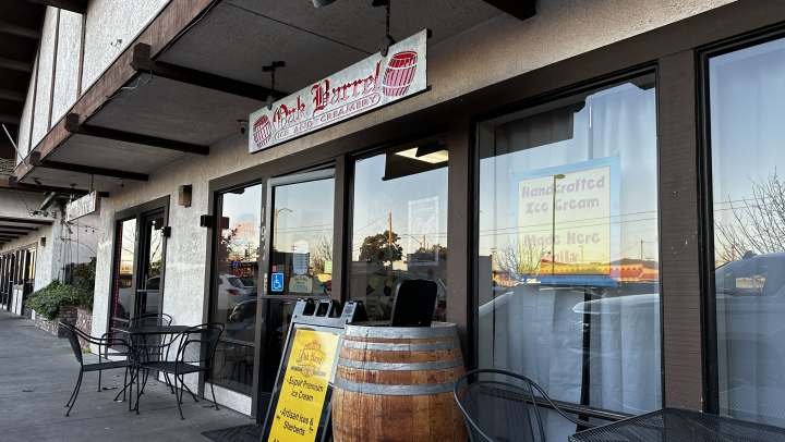 Oak Barrel Ice & Creamery