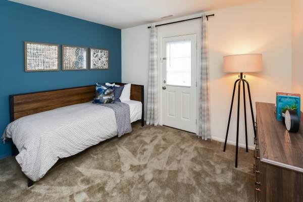 Take a virtual tour of a 2 bedroom, 1.5 bath floor plan at The Boardwalk at Westlake in Indianapolis, Indiana