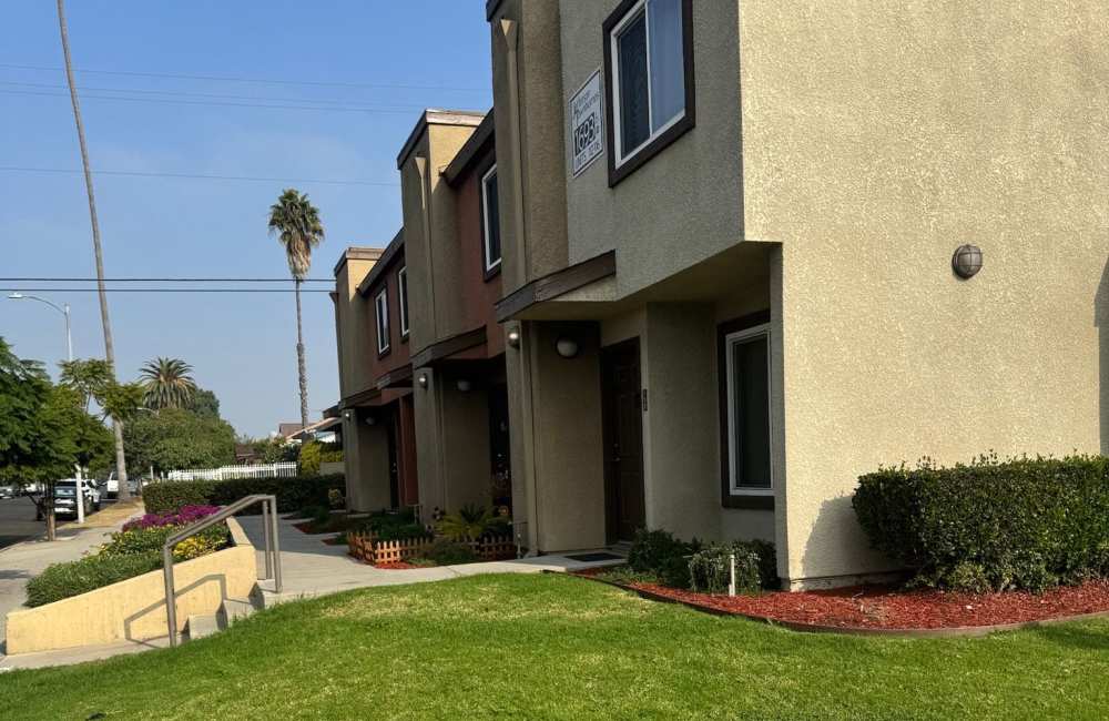 Lawn outside of Jefferson Cunningham Apartments in Los Angeles, California