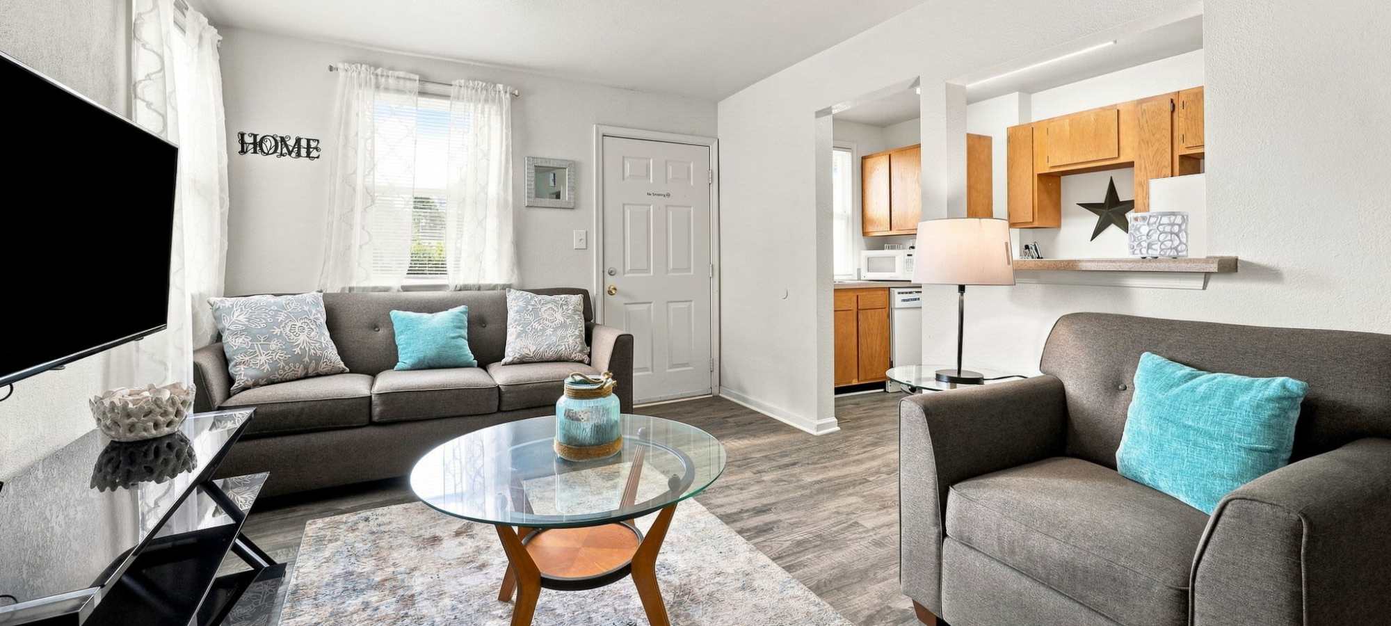 Living room at Sterling Oaks in Norfolk, Virginia