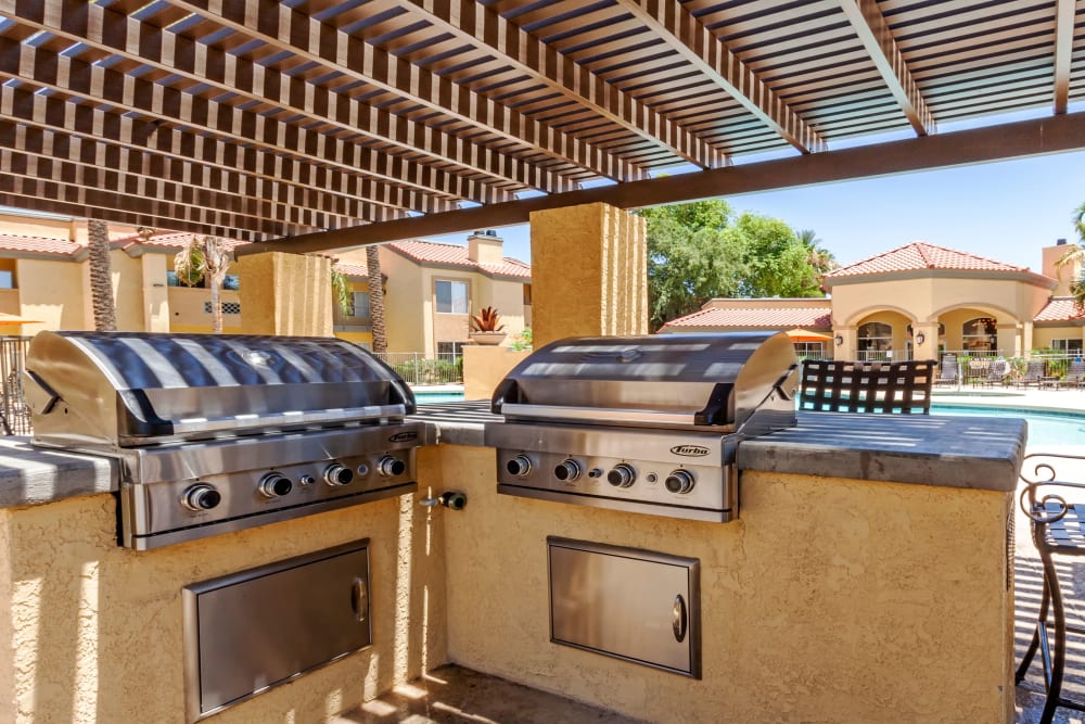 Outdoor BBQ Area at Tresa at Arrowhead Apartments in Glendale, Arizona