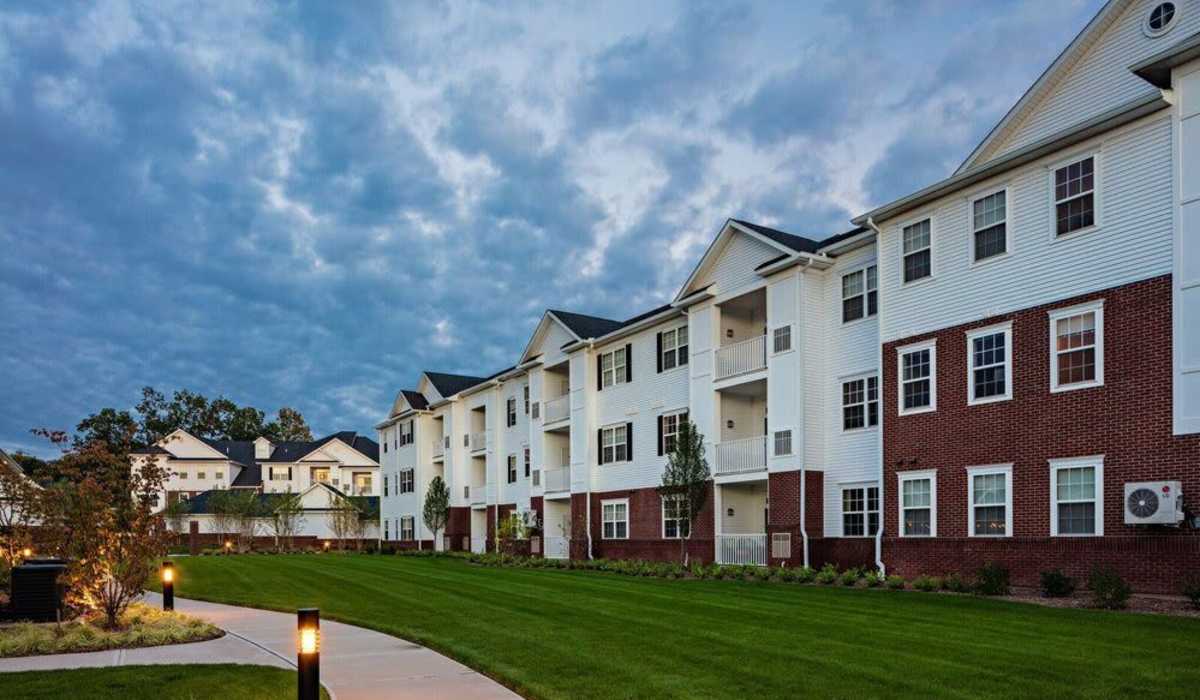 exterior of apartments at One Glastonbury Place in Glastonbury, Connecticut 