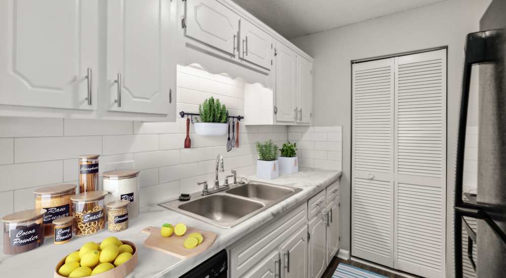 Spacious kitchen with hard wood flooring at Retreat at Concord in Clarksville, Tennessee