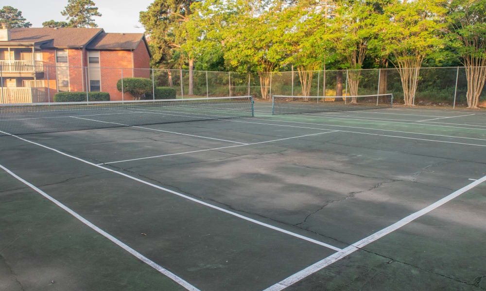 The tennis court at The Mark Apartments in Ridgeland, MS