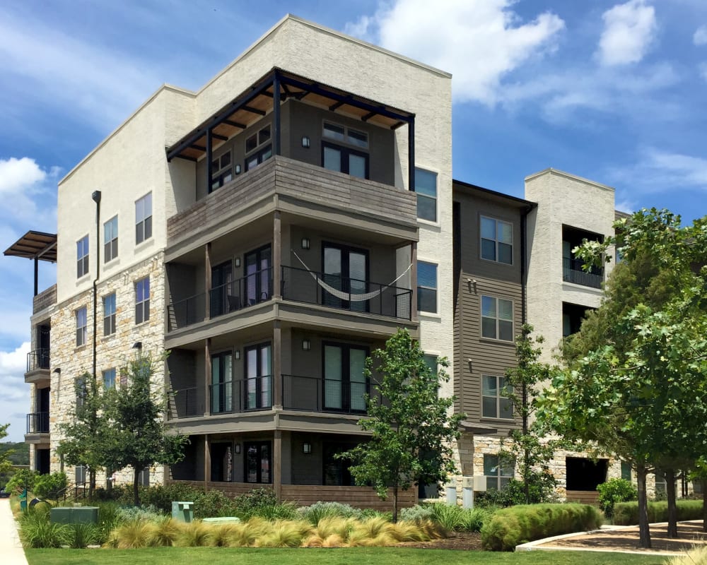 Axis at The Rim Forest Crest San Antonio Apartments