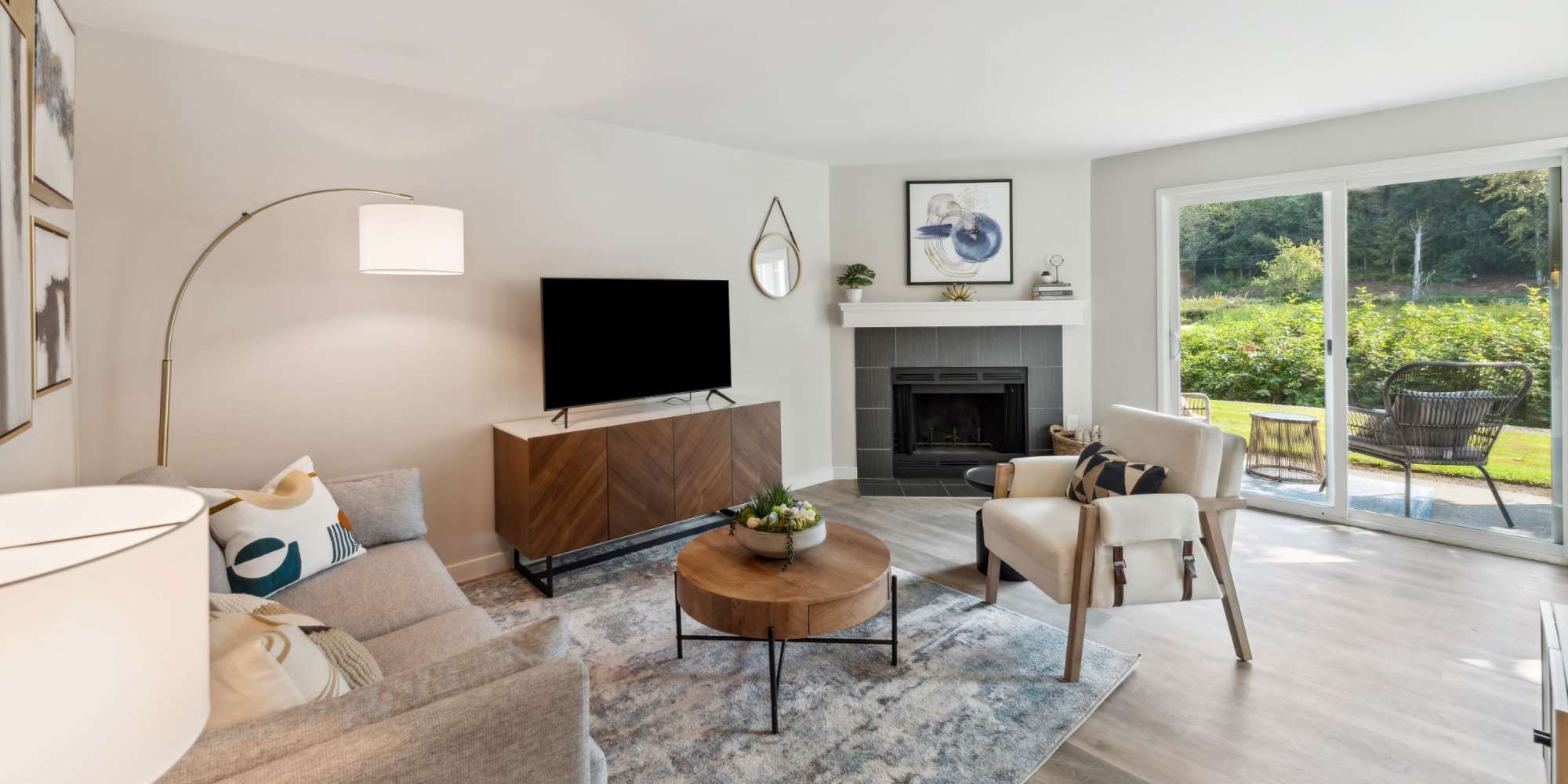 Living room at Sofi Lakeside in Everett, Washington