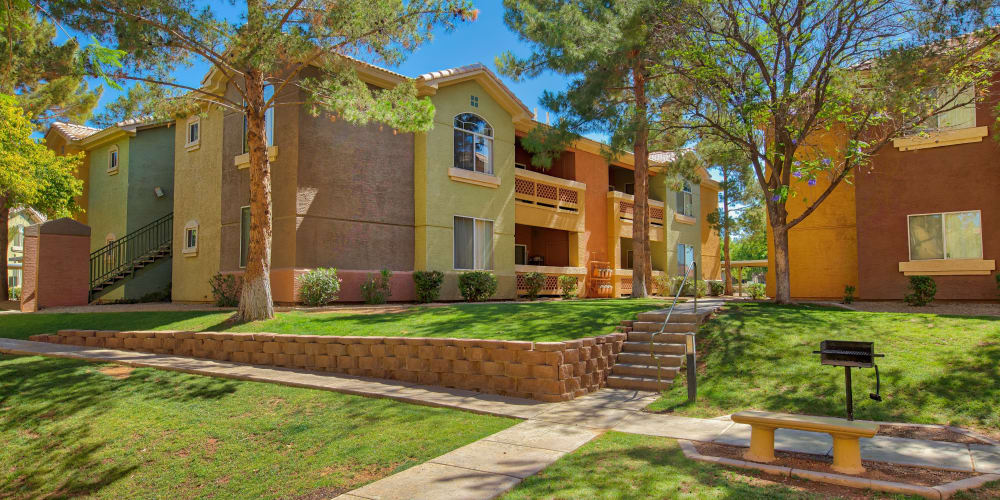 Exterior of Serena Shores Apartments in Gilbert, Arizona