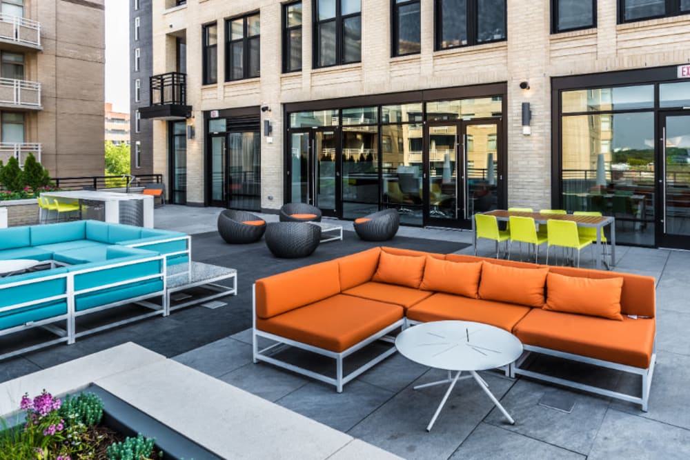 A luxury outdoor lounge at Solaire 7077 Woodmont in Bethesda, Maryland