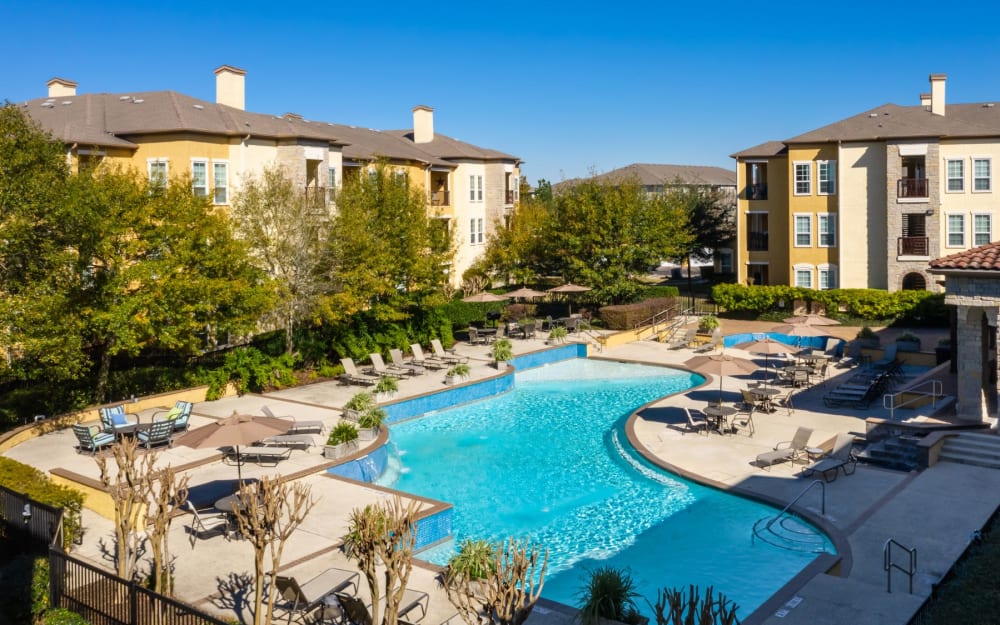 Link to amenities at Amalfi at Tuscan Lakes in League City, Texas