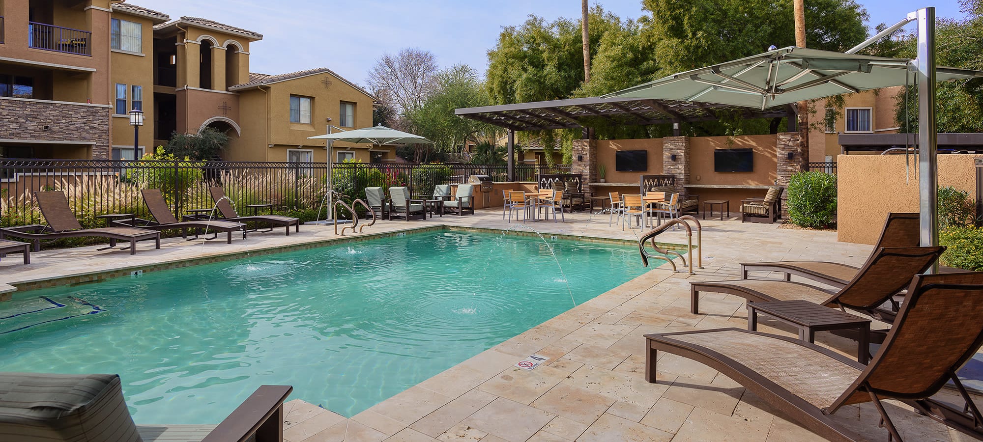 Luxury pool at Stone Oaks in Chandler, Arizona