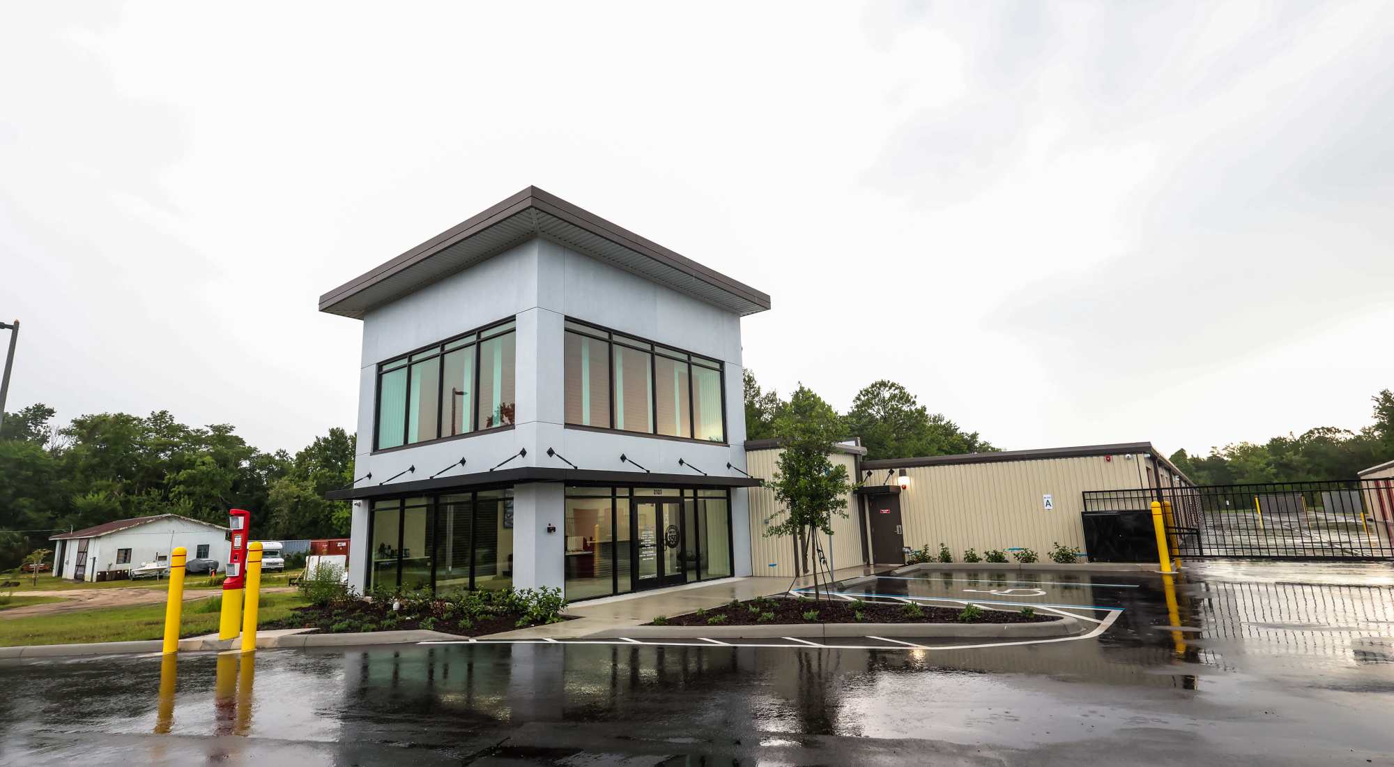 Leasing office with modern architecture at Your Storage Units Bunnell in Bunnell, Florida 