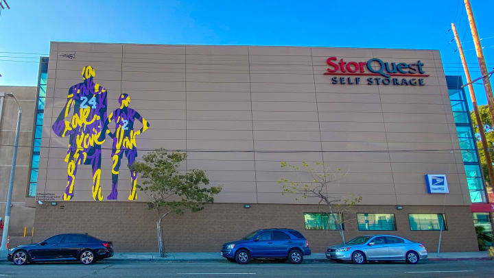 Picture of a StorQuest building
