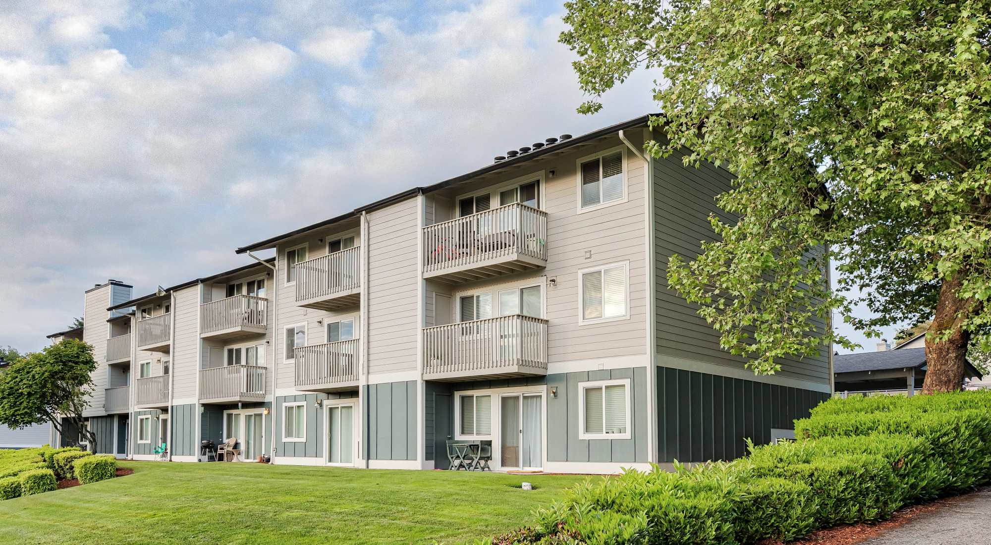 Hiddenvale Apartments in University Place, Washington