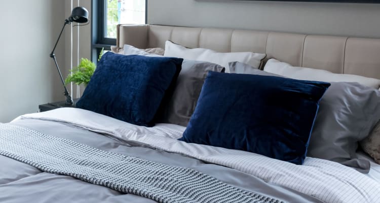 Woods of Williamsburg Apartments model bedroom