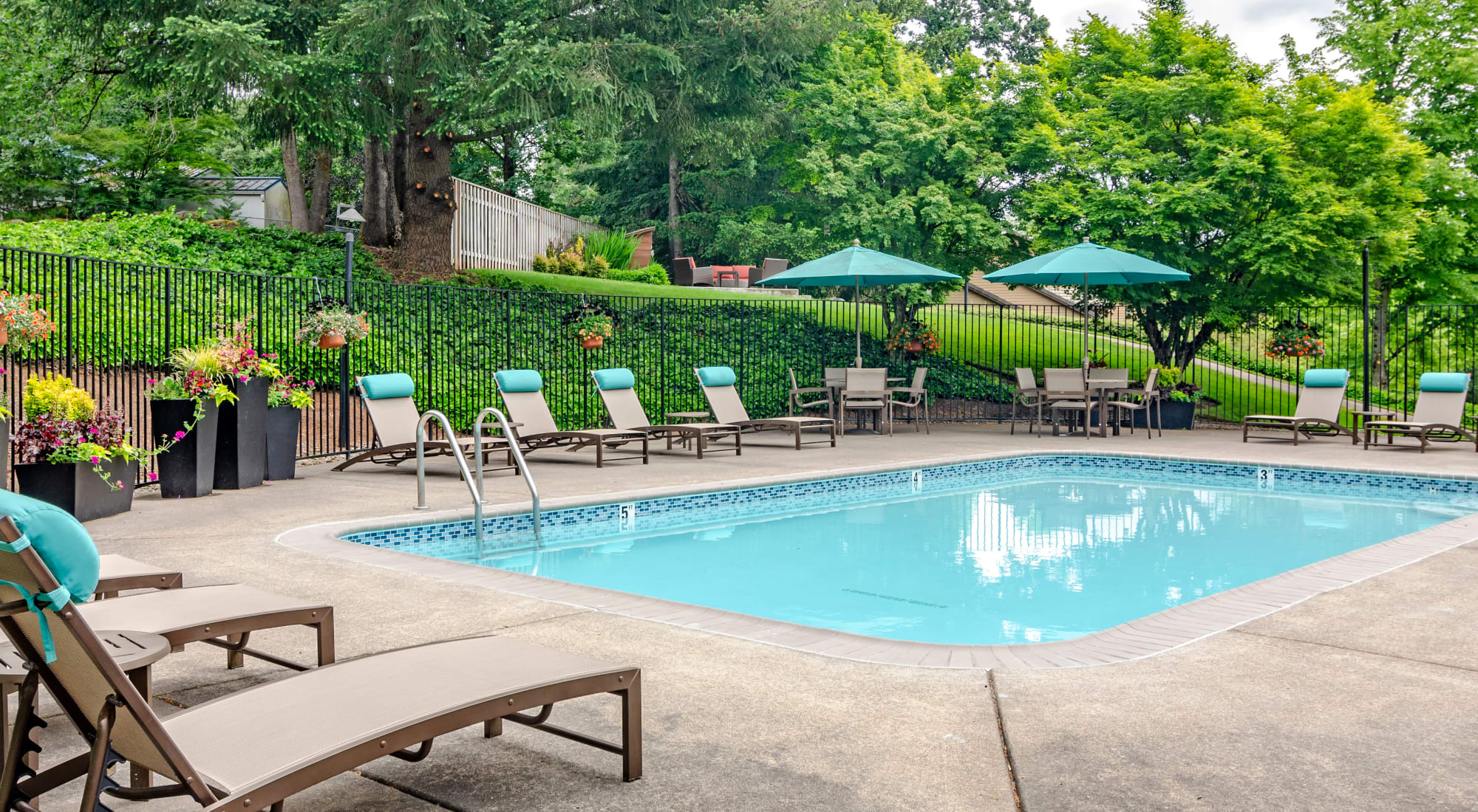 Amenities at Sofi Lake Oswego in Lake Oswego, Oregon