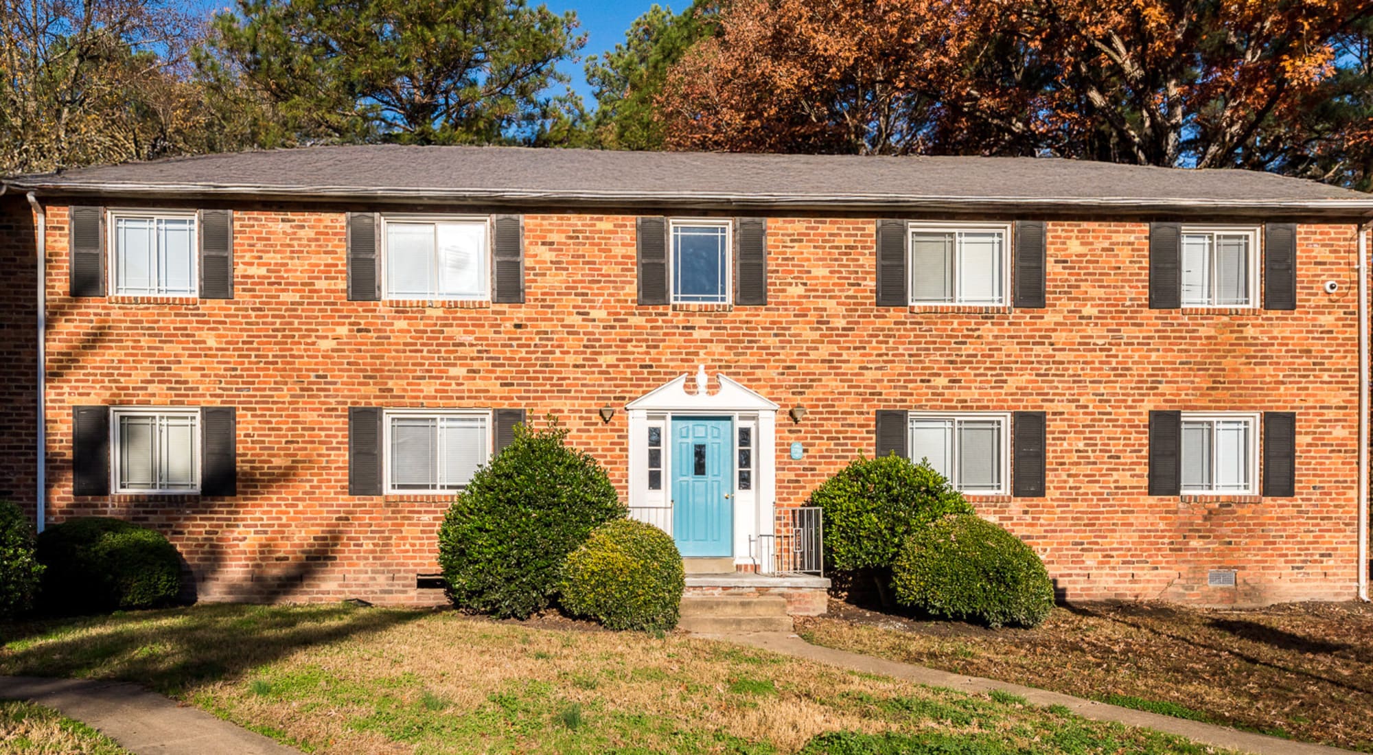 Apartments at Deering Manor in Richmond, Virginia