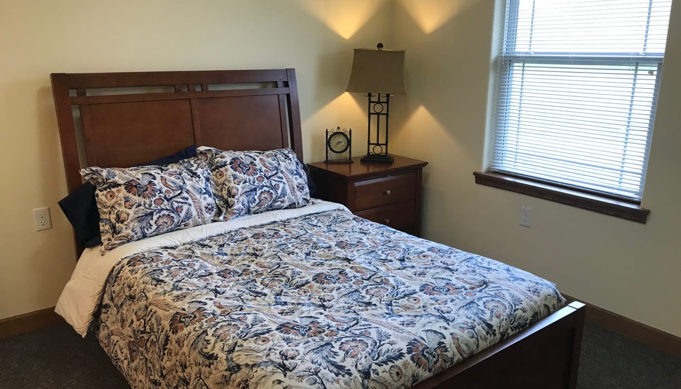 Model resident bedroom at Prairie Hills Senior Living in Des Moines, Iowa.