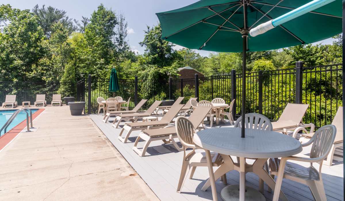 Lounge chairs and tables at Landmark at Gayton Apartments in Richmond, Virginia