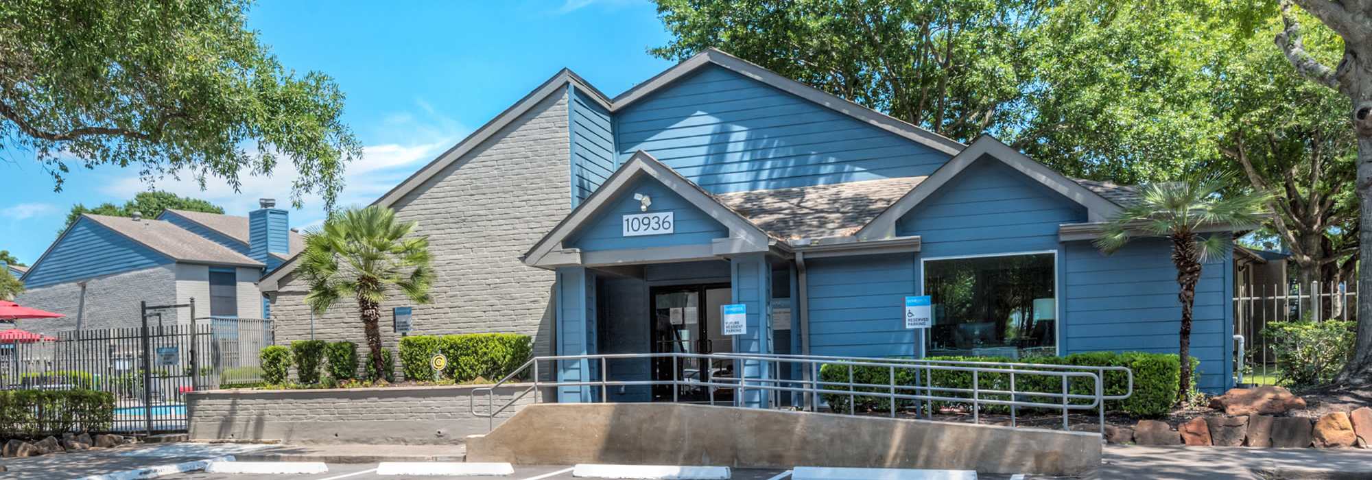 Schedule a Tour at Warwick at Westchase in Houston, Texas