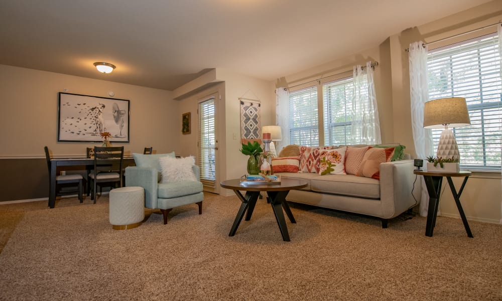 An apartment living room at Tuscany Hills in Tulsa, Oklahoma
