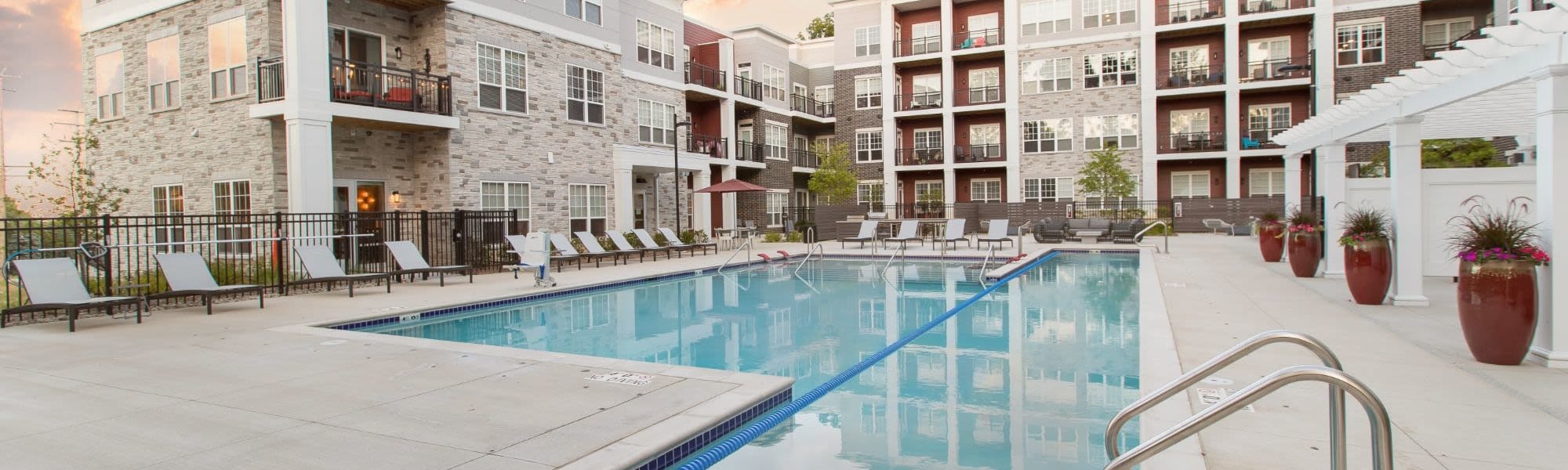 Photos of Brookfield Reserve Apartments in Brookfield, WI