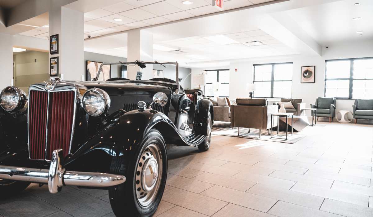 Community clubhouse with car at Hudson Lofts in Erie, Pennsylvania