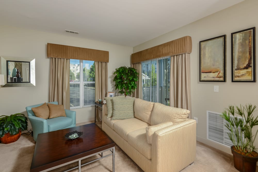 Living room area at Sofi Danvers in Danvers, MA