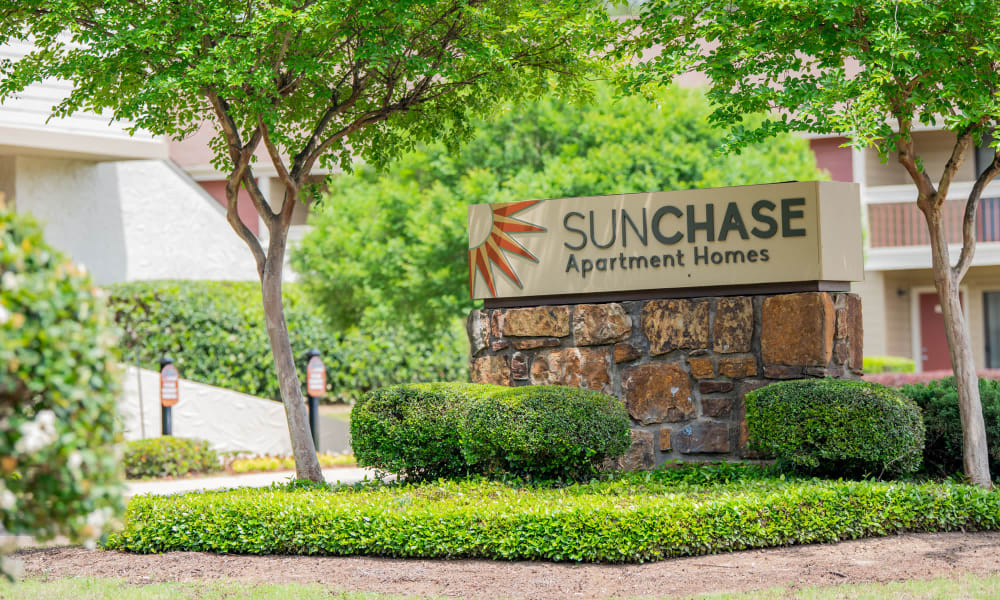 The sign in front of Sunchase Ridgeland Apartments in Ridgeland, MS