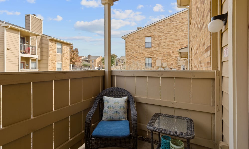 The patio at Cimarron Trails Apartments in Norman, Oklahoma
