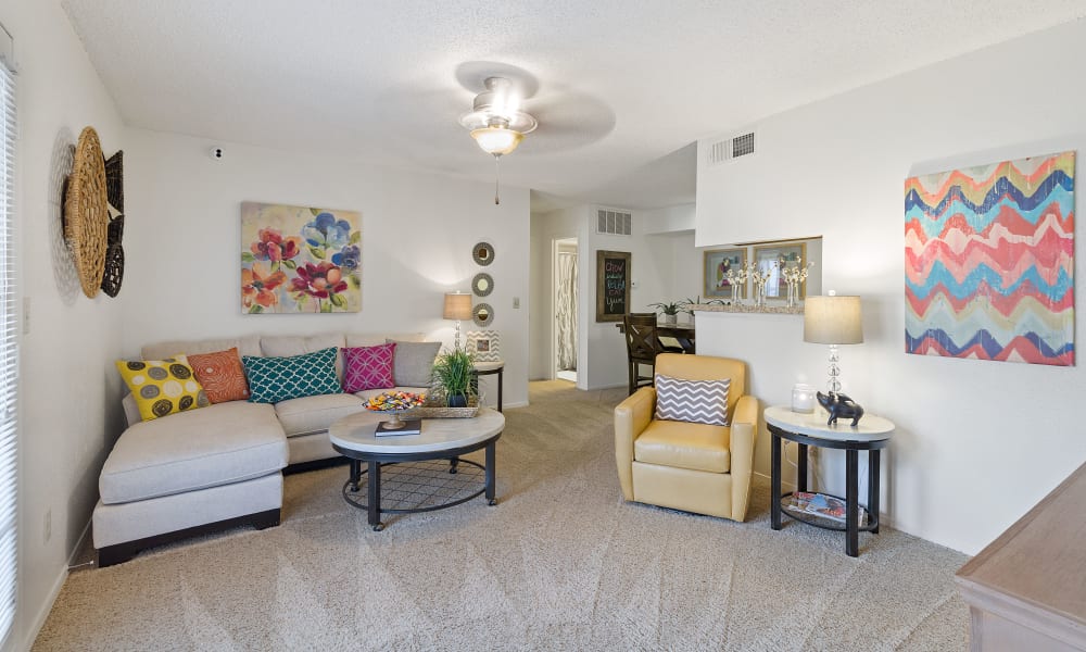 Living room at Cimarron Trails Apartments in Norman, Oklahoma
