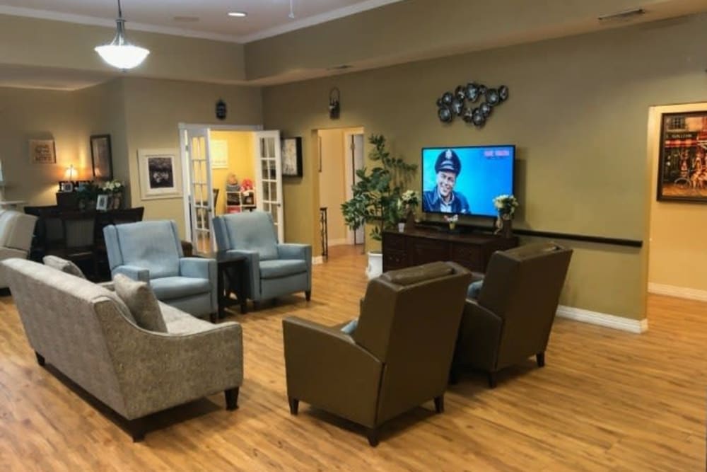 Living room at Autumn Grove Cottage at Champions in Spring, Texas | Retirement Center Management | RCM