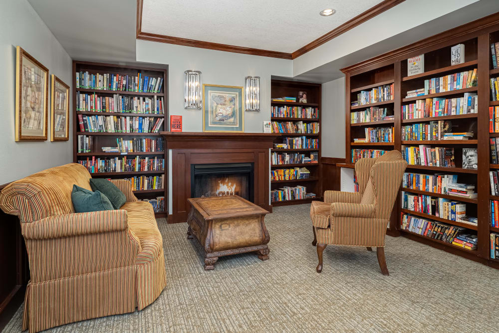 Resident library at Applewood Pointe of Bloomington in Bloomington, Minnesota. 