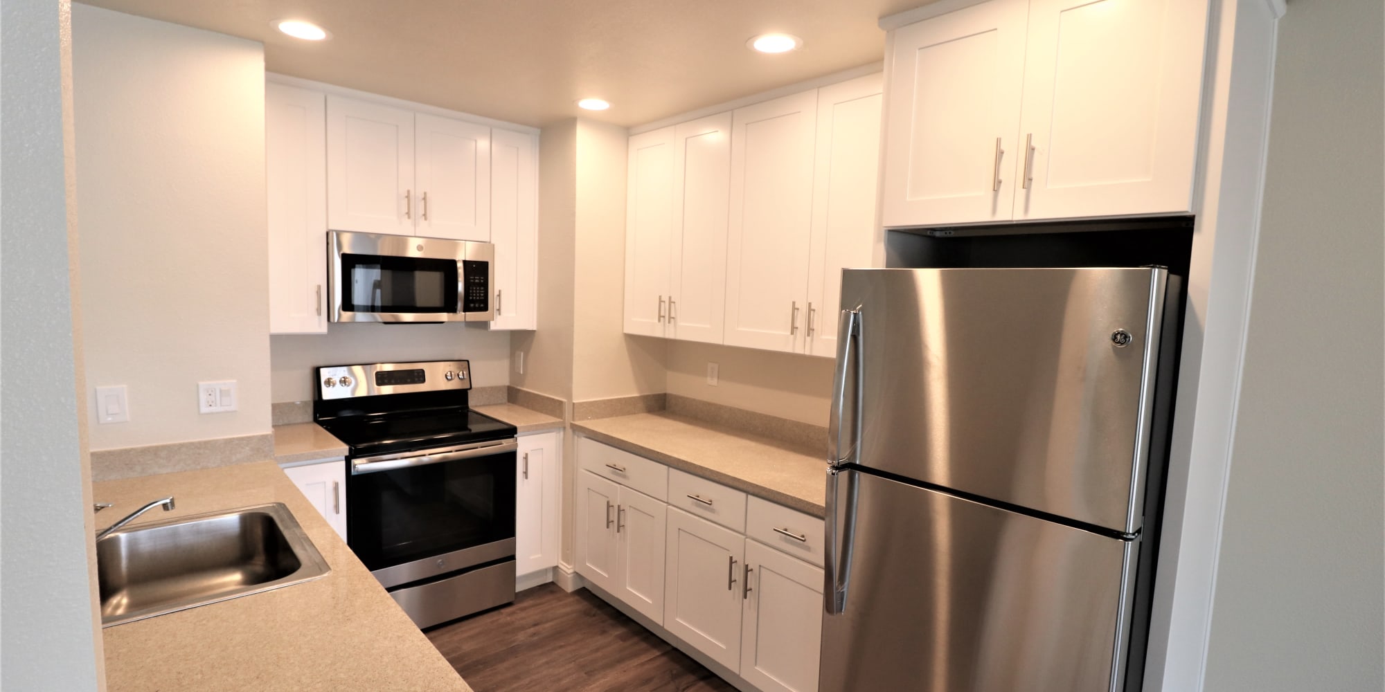 San Leandro, California, apartments at Marina Haven Apartment Homes