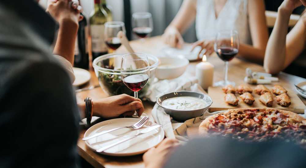 Residents enjoying food in their favorite restaurant at Retreat at Redstone in Crestview, Florida