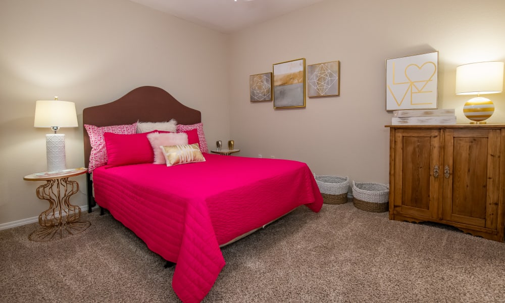 An apartment bedroom at Arbors of Pleasant Valley in Little Rock, Arkansas