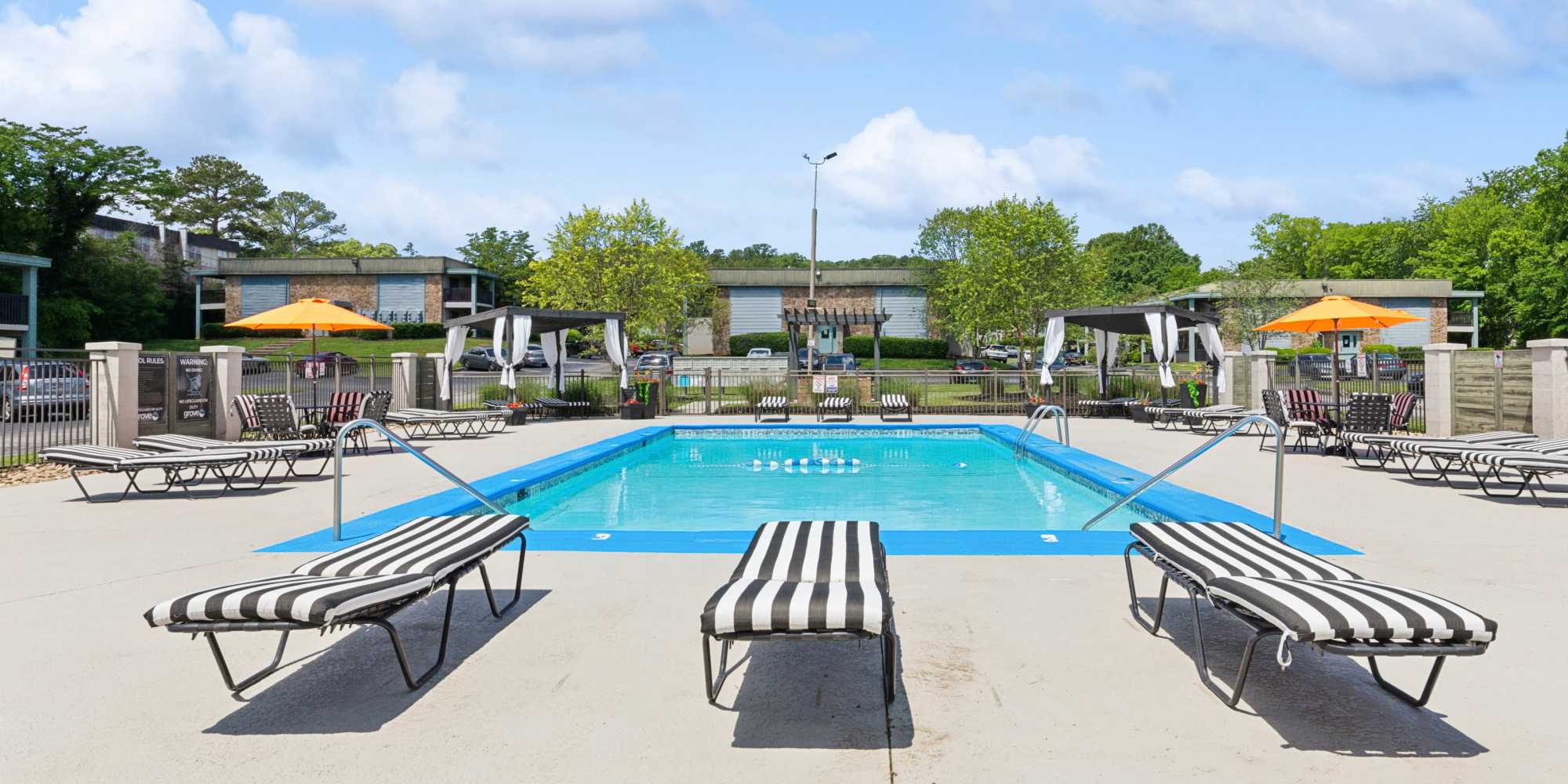 Apartments at The Grove At Hickory Valley in Chattanooga, Tennessee
