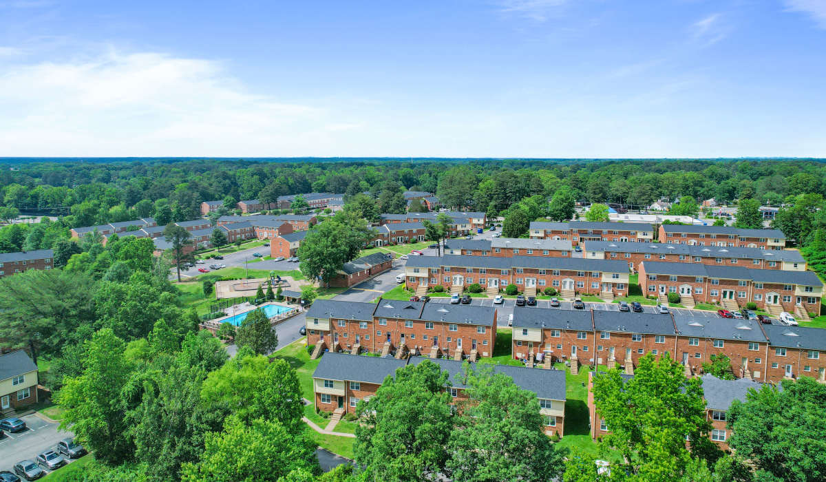 Aerial view of the property and amenities at Landmark at Patterson in Richmond, Virginia