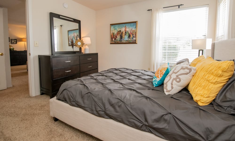A large bedroom at Crown Pointe Apartments in Oklahoma City, Oklahoma