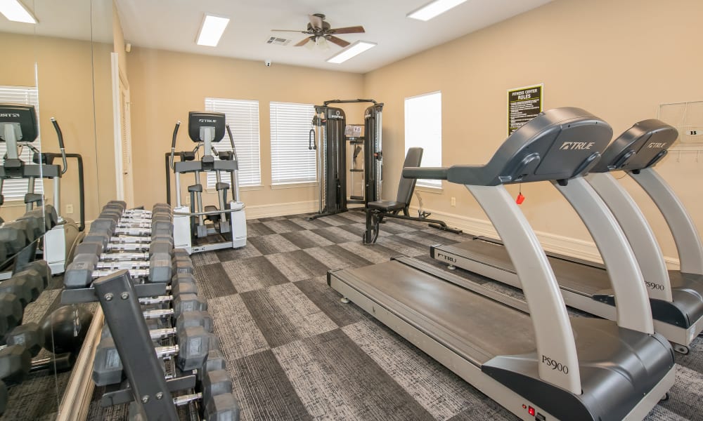 The fitness center at Crown Pointe Apartments in Oklahoma City, Oklahoma