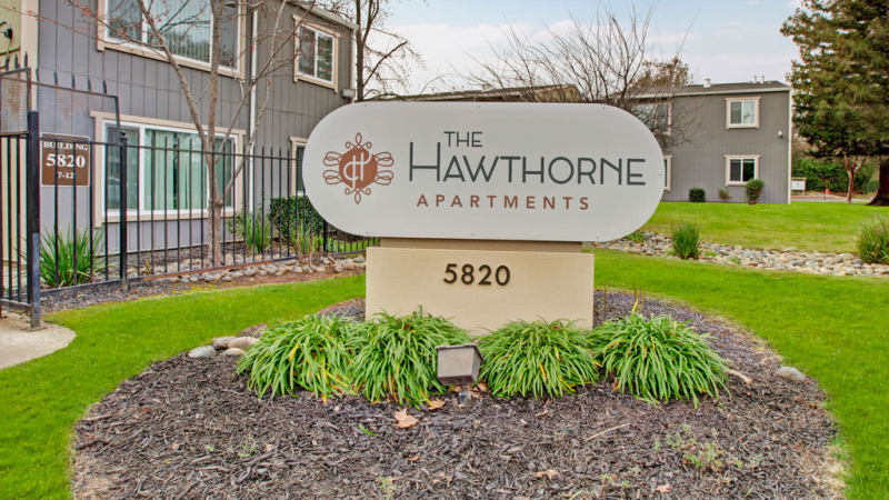 Front entrance to The Hawthorne in Carmichael, California