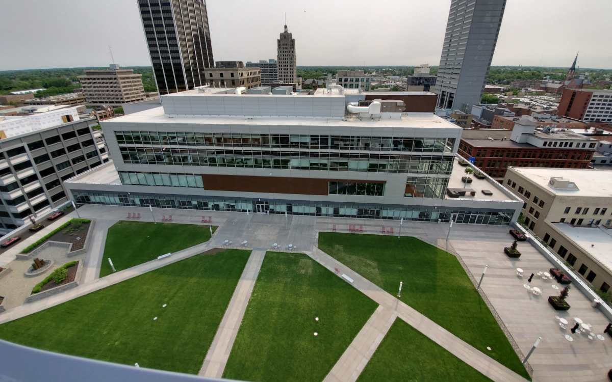 Amenities at Skyline Tower in Fort Wayne, Indiana