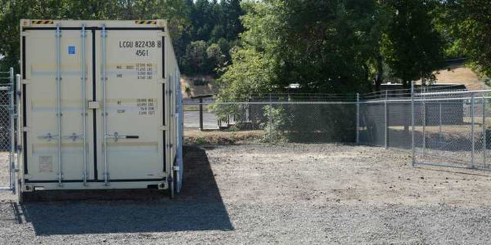 The front office at Sutherlin Indoor & Outdoor Storage in Sutherlin, Oregon