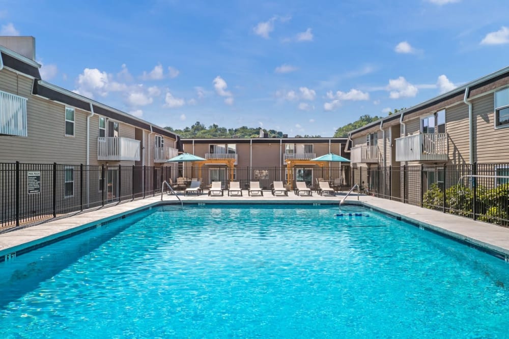 Reserve at Red Bank pool area in Chattanooga, Tennessee