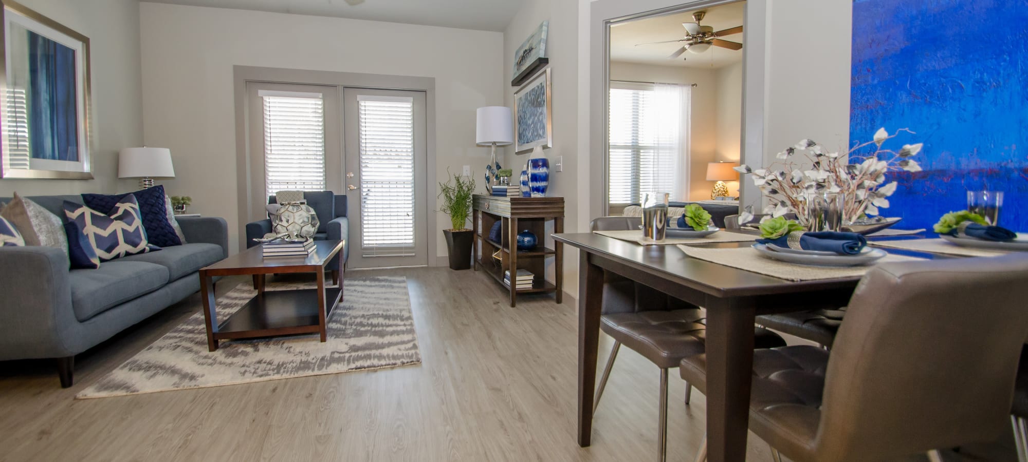 Dallas Apartments Townhomes For Rent Domain At Midtown Park