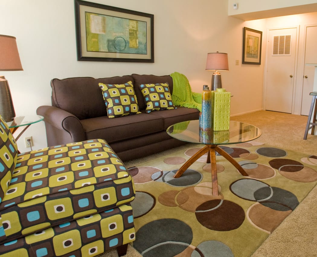 Living room at Boulder Ridge in Tulsa, Oklahoma