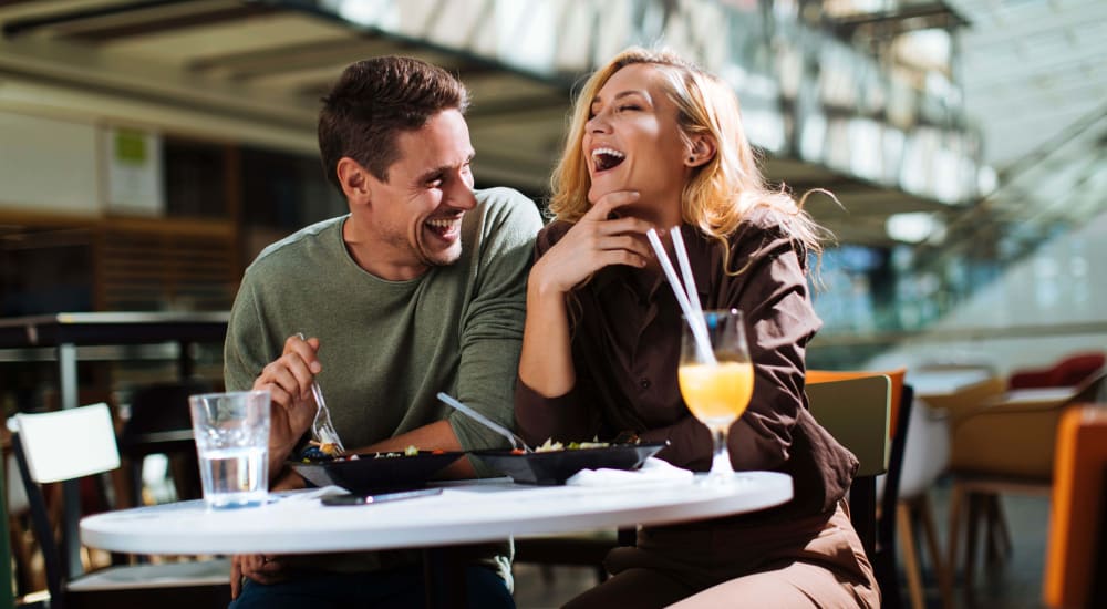 Couple having lunch near Eight Mile House in Stockton, California
