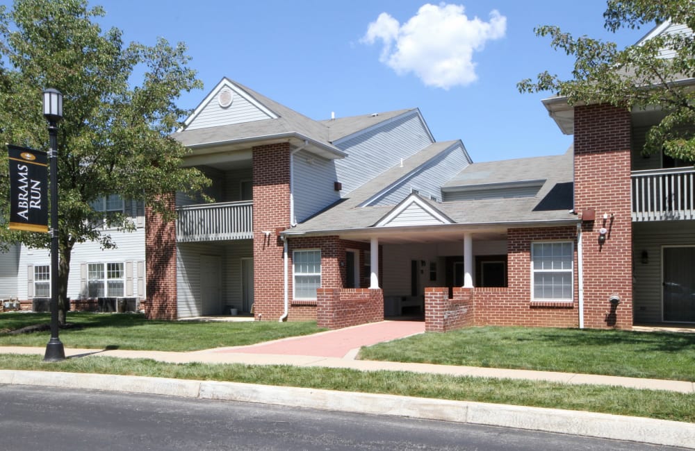 Exterior view of homes at Abrams Run Apartment Homes in King of Prussia, Pennsylvania