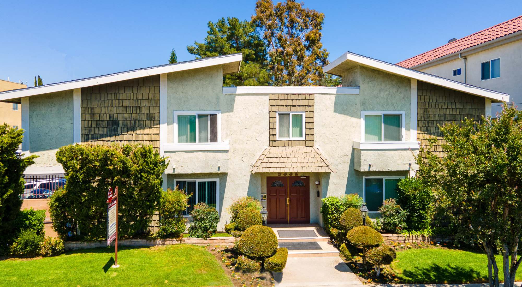 Front entrance and lawn at Sherman Oaks, CA