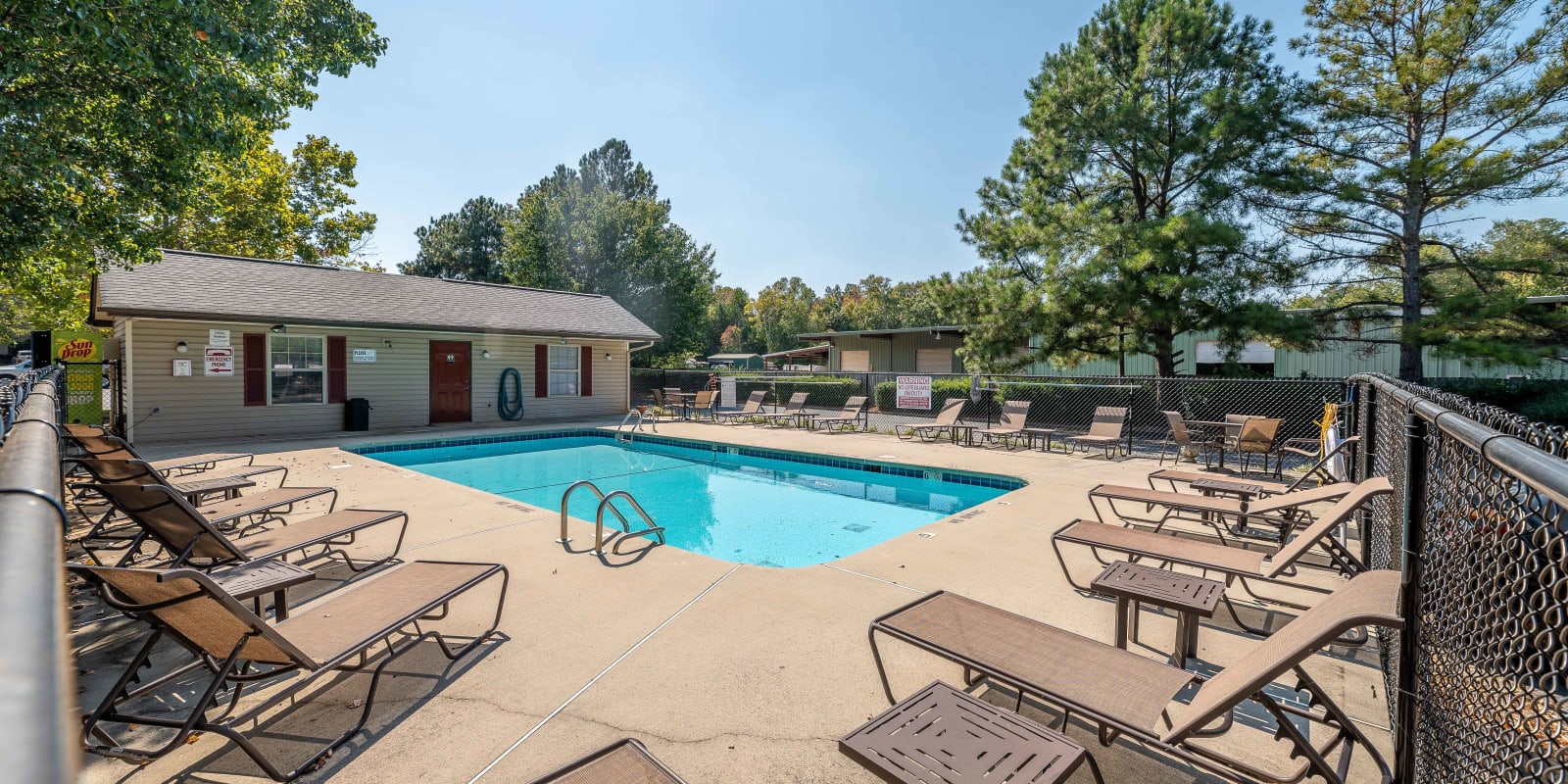 Photos Waters Edge Apartment Homes in Concord, NC